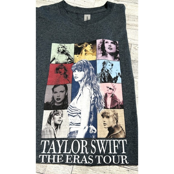 TAYLOR SWIFT THE ERAS TOUR MEDIUM CONCERT T-SHIRT GILDAN MERCH‎ FRONT PRINT - Picture 1 of 7